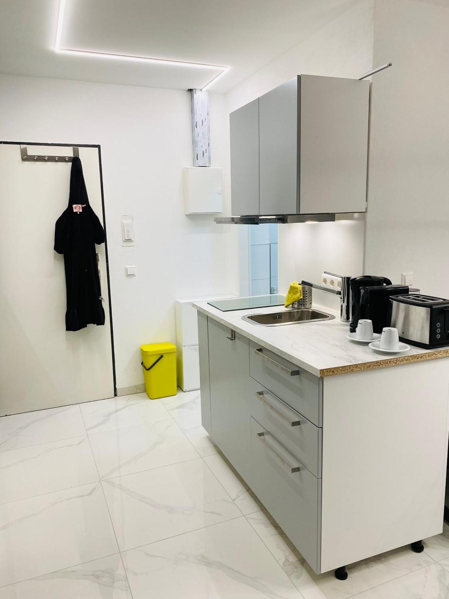 Linda By Railway Station , Airport In Centre Apartment *